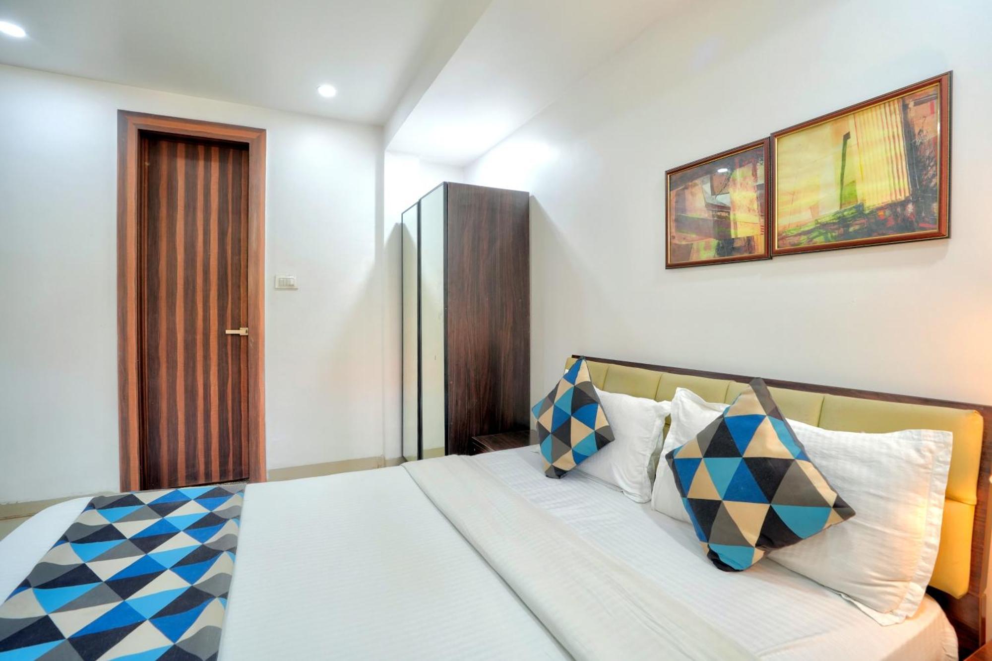 Luxurious Nirvana Apartments Вагатор Екстер'єр фото